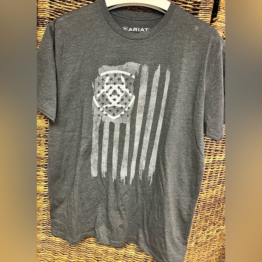 Ariat- Mens Large Vertical Flag, Grey, One fade spot‎ shoulder